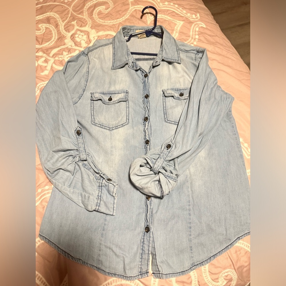 Light blue dress-up shirt